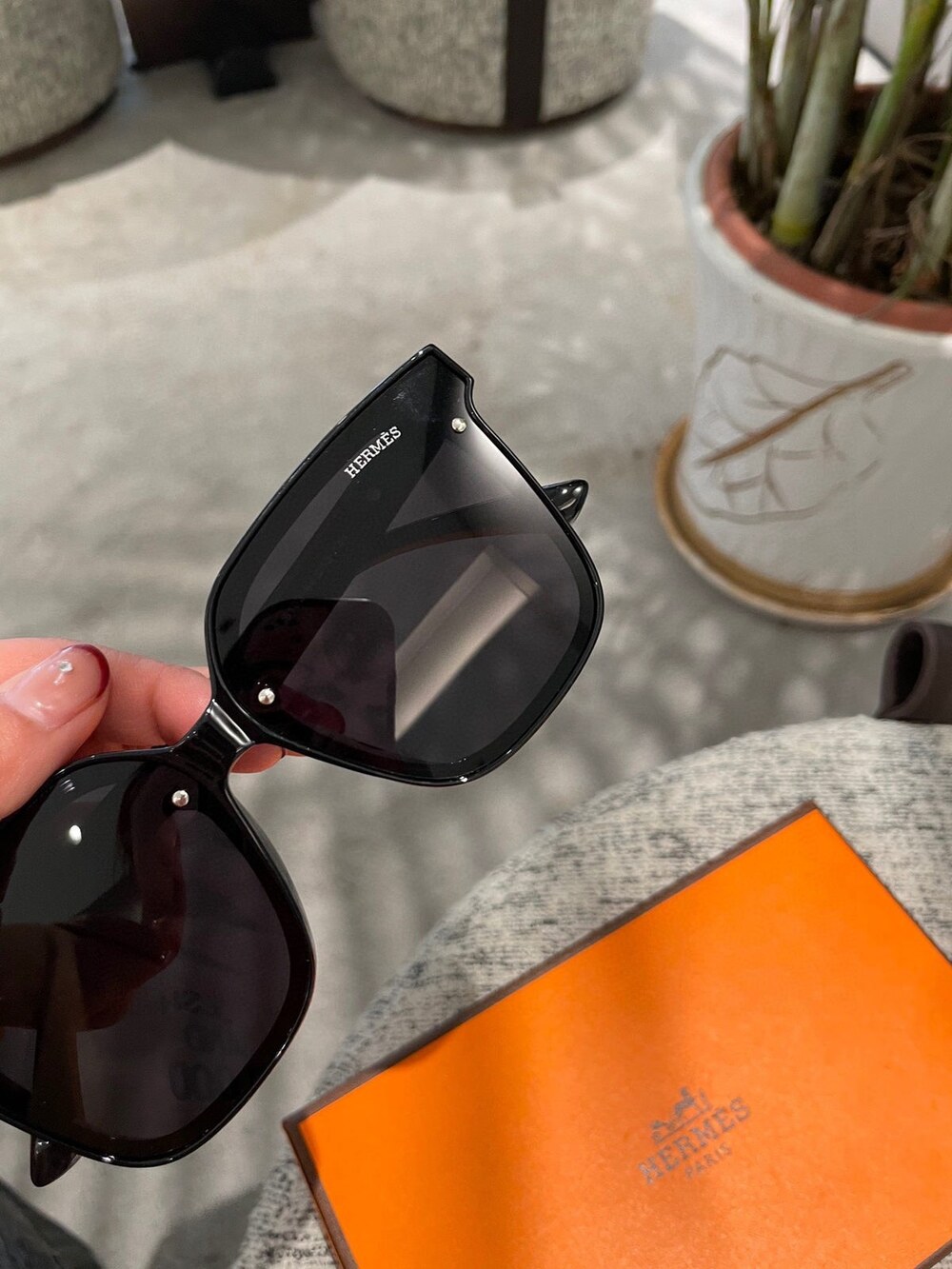 Hermès Signature Minimalist Shades - Picture 2 of 4